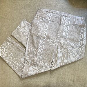 Chico's perfect stretch Josie slim ankle pants Chicos size 2 or US12